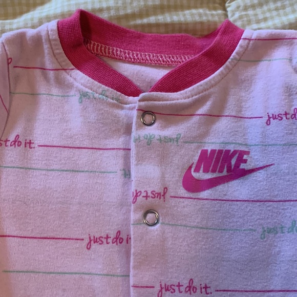 🏷️ 3 for $10 
long sleeve onesie - Picture 1 of 9